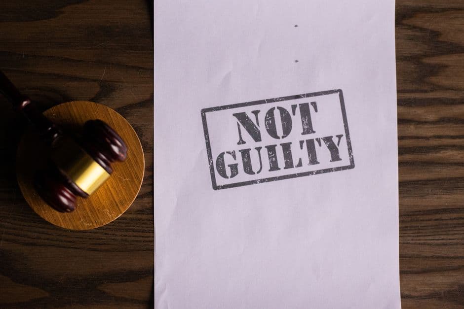Deposition Transcription Guide: Court Reporters vs. AI, and What to Use When