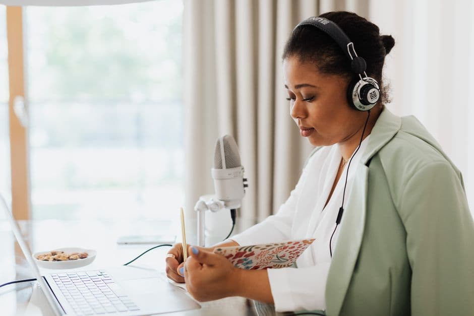 How to Create Podcast Show Notes Automatically (2026 Workflow)