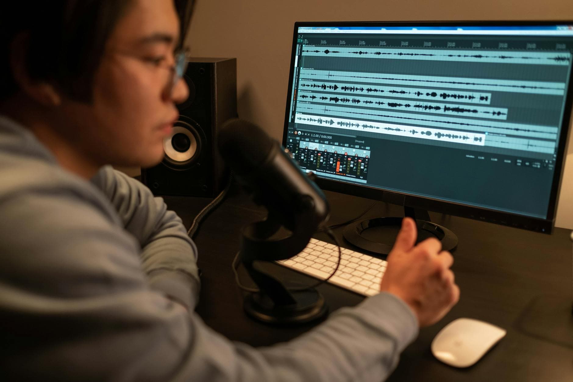 WAV vs MP3 for Transcription: Which Audio Format Gets Better Results?