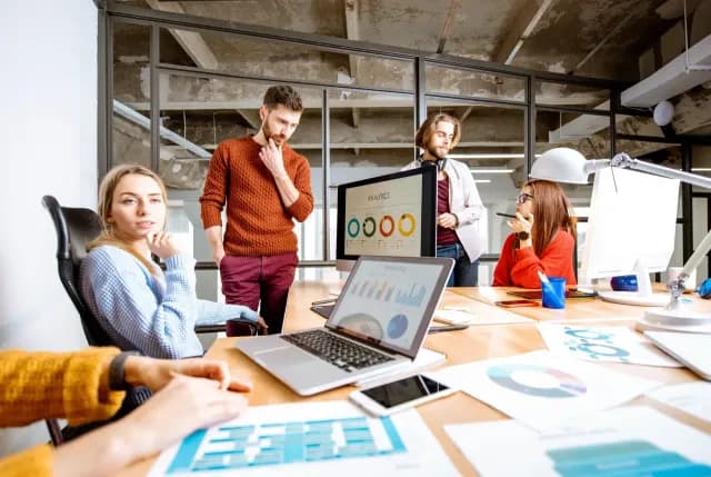 Profissionais de marketing e empresas